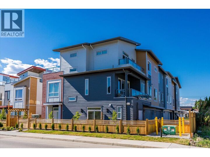 Property Photo: 760 Raymer Avenue 4 BC V1Y 4Z8