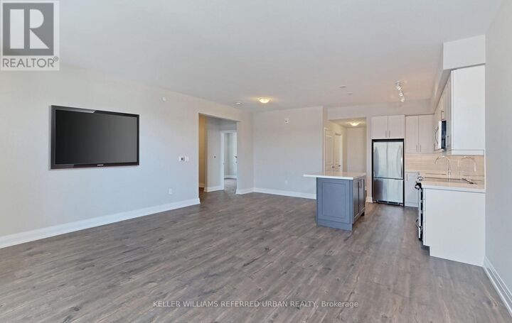 Property Photo:  555 William Graham Drive 231  ON L4G 7C4 