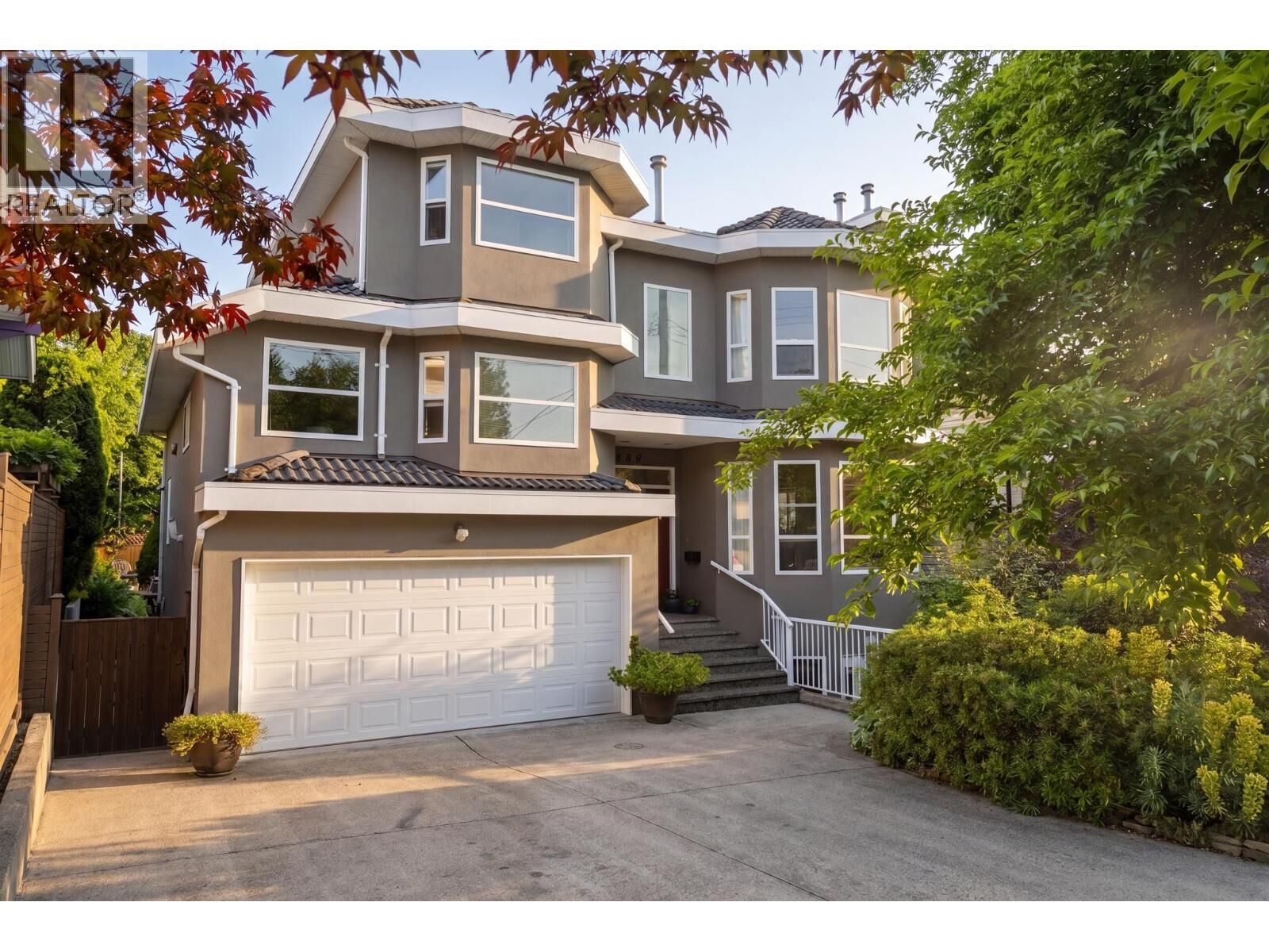 Property Photo:  888 East 30th Avenue  BC V5V 2W1 