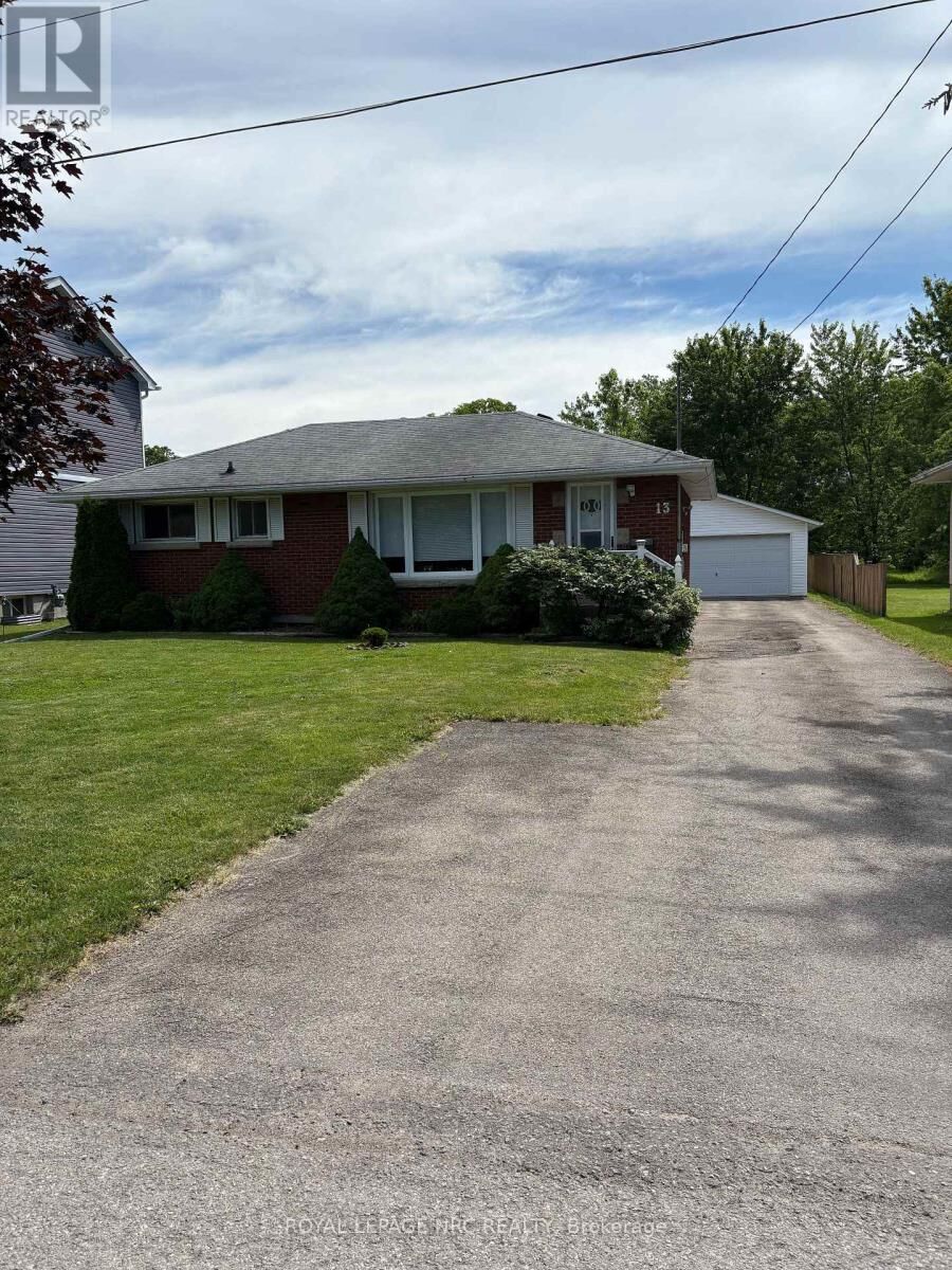 Property Photo:  13 Bosnich Avenue  ON L3C 2W6 