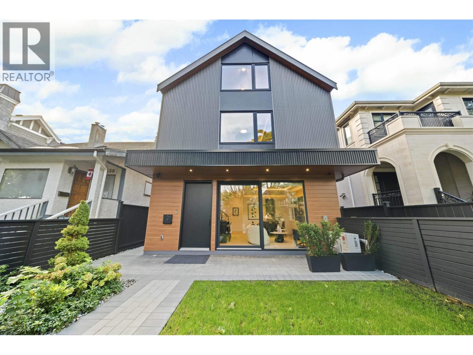 Property Photo:  3466 W 22nd Avenue 1  BC V6S 1J2 