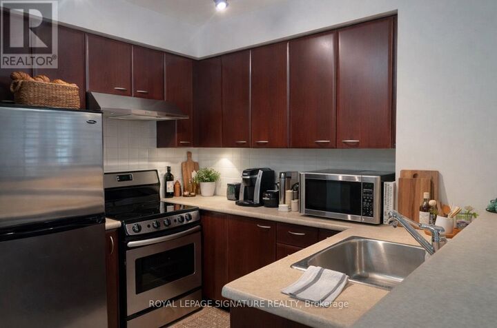 Property Photo:  38 Lee Centre Drive 706  ON M1H 3J7 