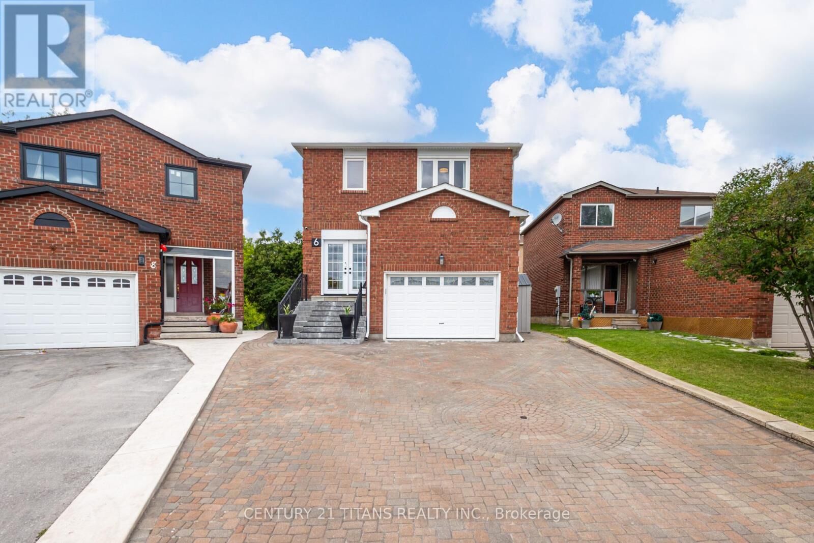 Property Photo:  6 Blossom Court  ON L4L 6S9 