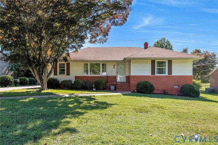 Property Photo: 7409 Fairway Avenue VA 23228