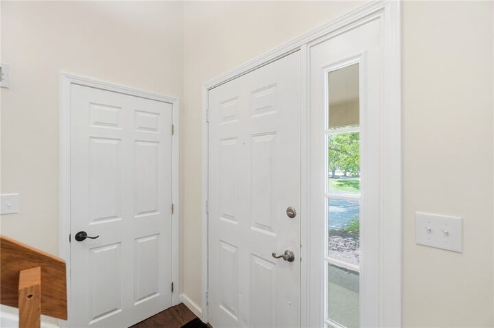 Property Photo: 1007 Foxshire Place OH 45458