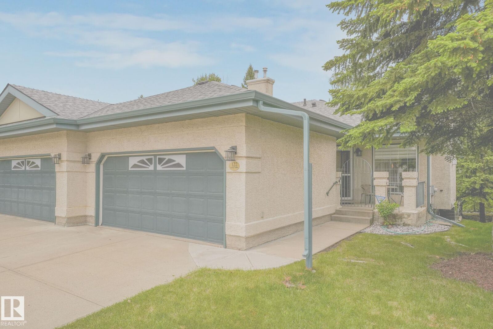 Property Photo: 122 Haddow Close NW AB T6R 2P8