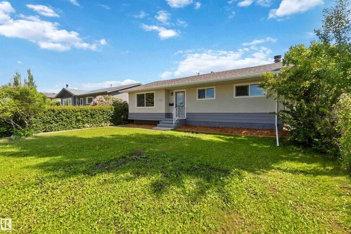 Property Photo:  15015 95 Street NW  AB T5E 3Z3 