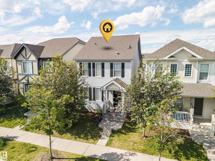 Photo de la propriété:  818 Eagleson Link NW  AB T6M 0V3 