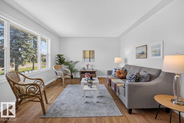 Property Photo:  7807 128 Avenue NW  AB T5C 1T6 