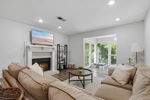 Property Photo:  2698 Suwanee Way  GA 30067 