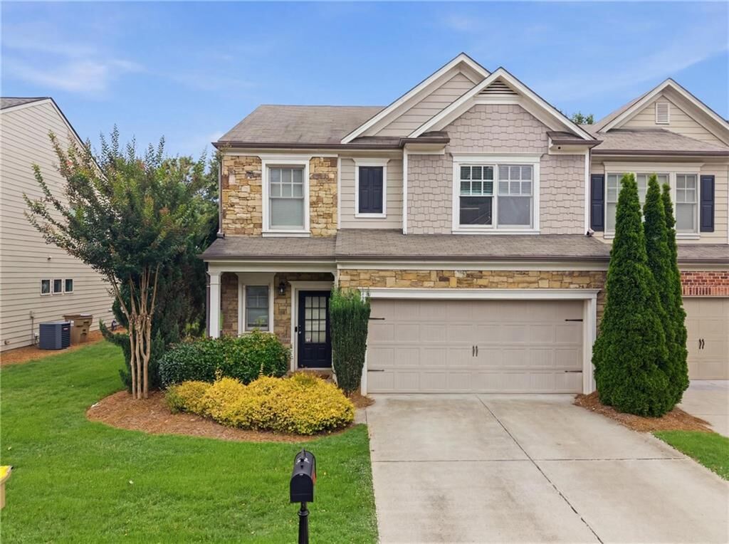 Property Photo:  750 Middleton Pl  GA 30004 