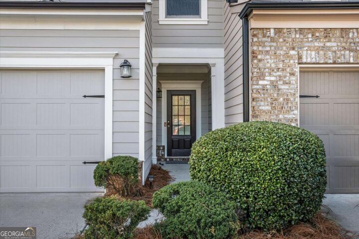 Property Photo: 1005 Chalbury Way GA 30004