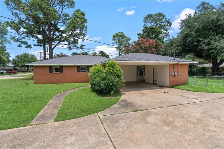 Property Photo:  943 Harling Lane  LA 71457 