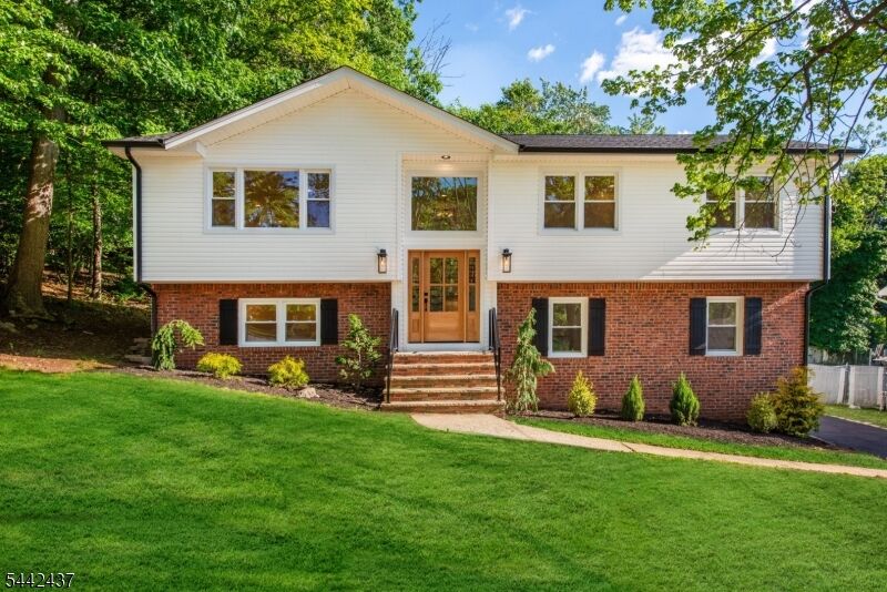 Property Photo: 13 Arverne Rd NJ 07052