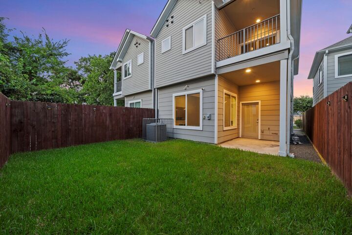 Property Photo:  2307 Clementine Street  TX 77020 