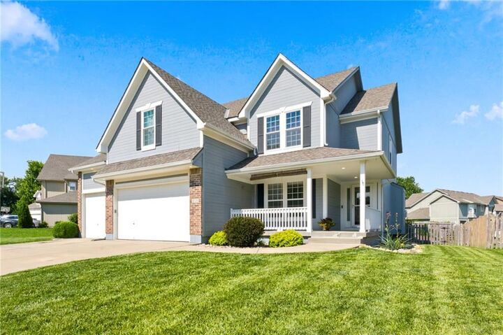 Property Photo:  808 SW 33rd Street  MO 64082 