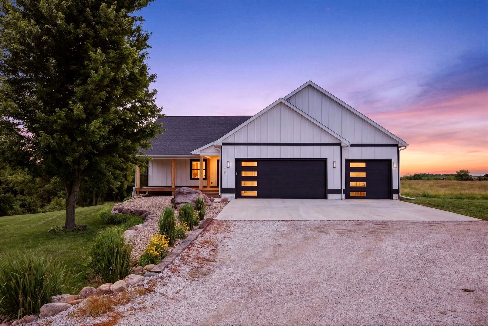 Property Photo:  32411 560th Avenue  IA 50124 