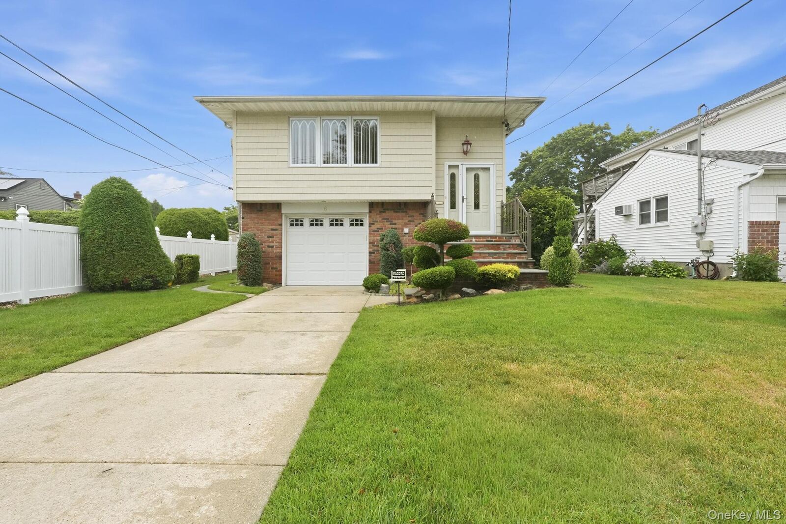 Property Photo:  6 N Park Drive  NY 11758 