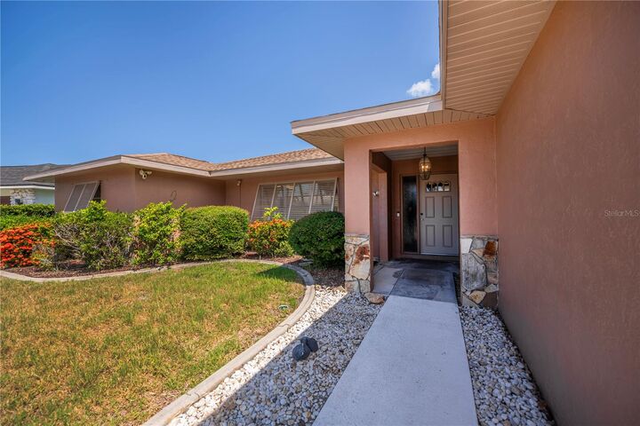Property Photo:  1009 Squaw Valley Court  FL 34293 