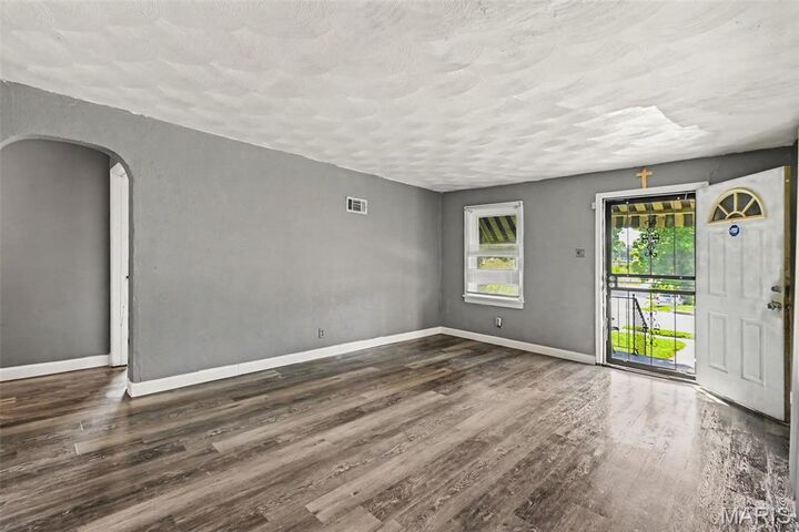 Property Photo:  3801 Avondale Avenue  MO 63121 