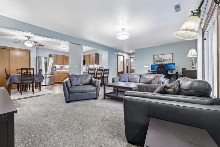 Property Photo:  W240n2550 E Parkway Meadow Cir  WI 53072 