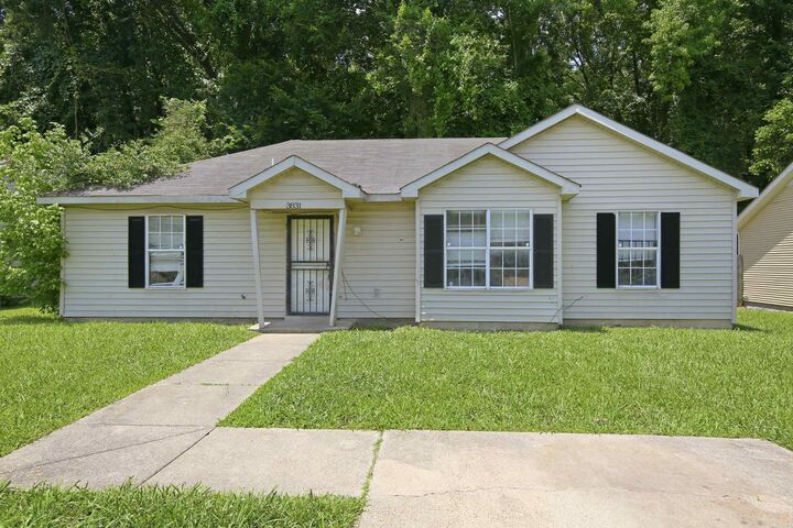 Property Photo:  3831 Black Forrest Dr  TN 38128 