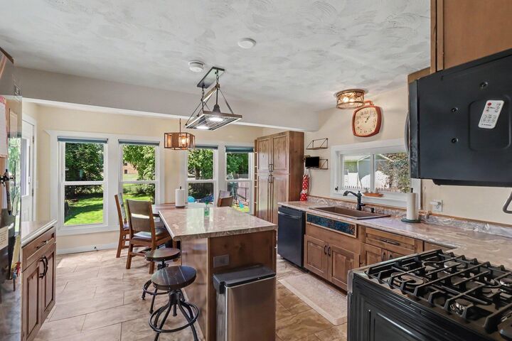 Property Photo:  117 Knapp Street  MI 49010 