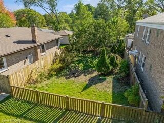 Property Photo:  1328 Seward Street  IL 60202 