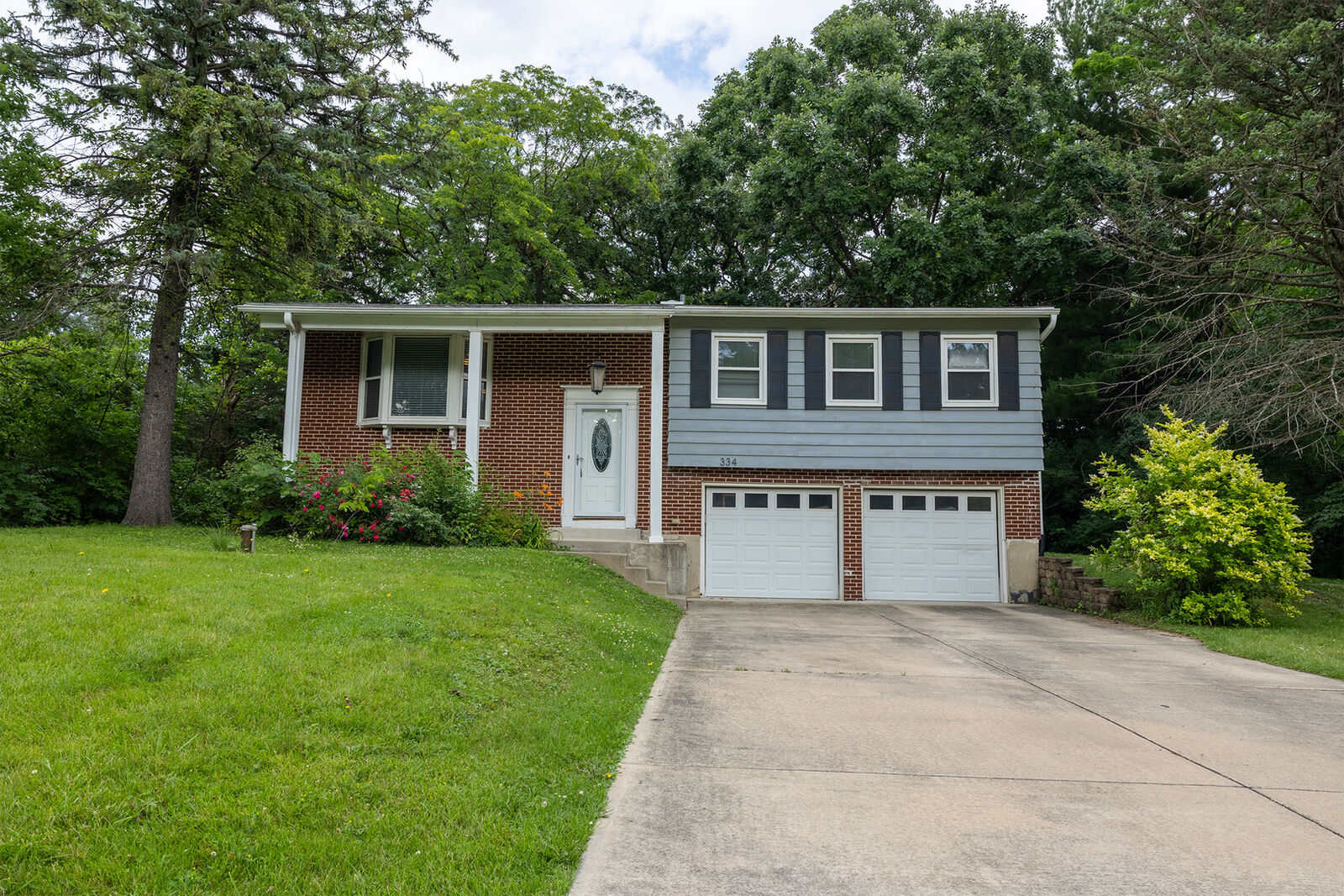 Property Photo: 334 N Brookshore Drive IL 60404