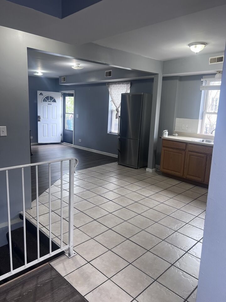 Property Photo: 4909 W 14th Street 2-F IL 60804