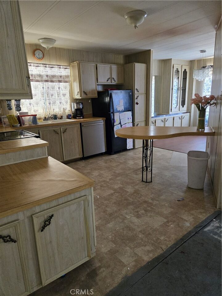 Property Photo:  133 Solana Way  CA 93446 