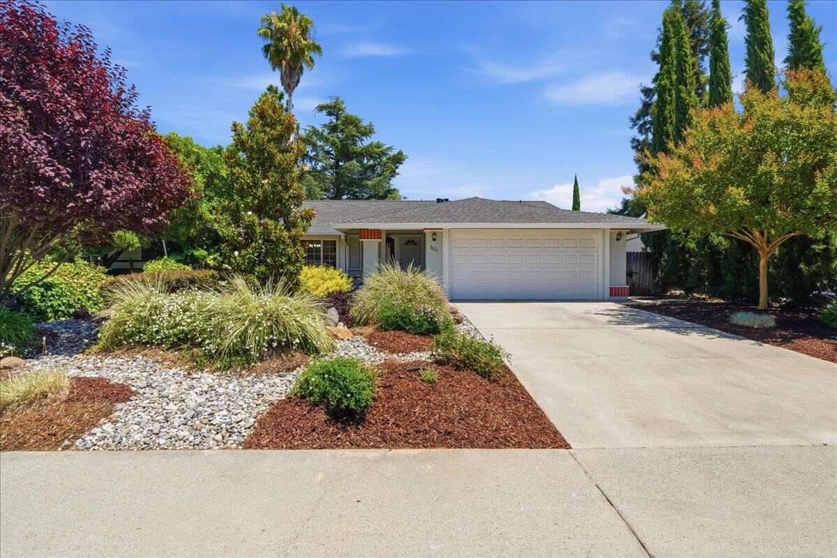 Property Photo:  3629 Keswick Way  CA 95826 