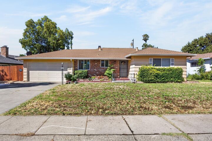 Property Photo:  5005 I Pkwy  CA 95823 