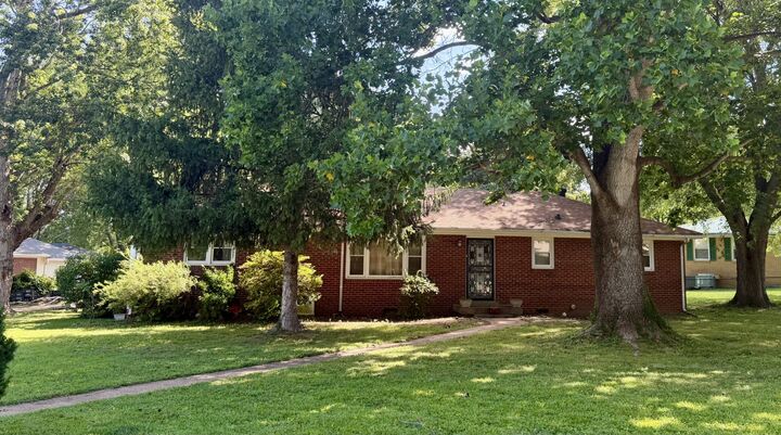 Property Photo:  1 Gettysburg Street  TN 37042 