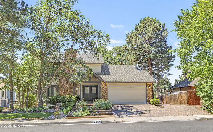 Property Photo:  2667 E Matterhorn Drive  AZ 86004 