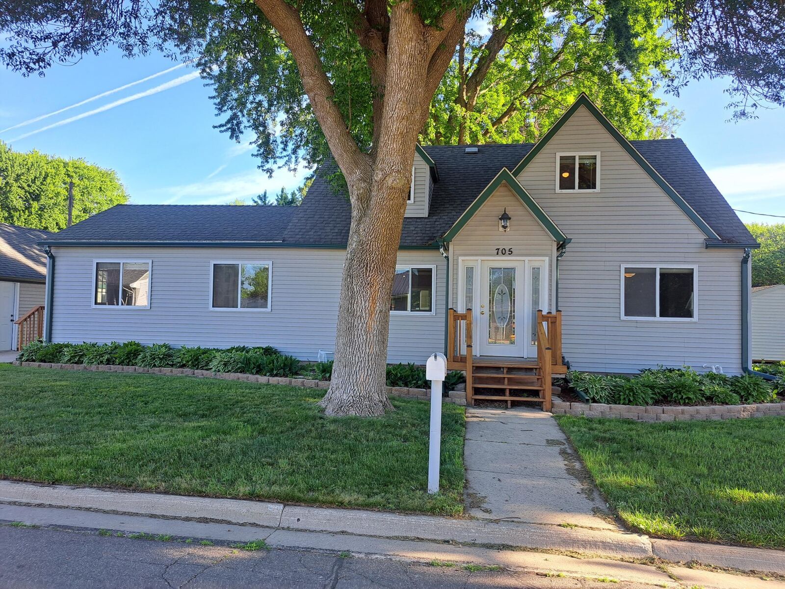 Property Photo:  705 Glenview Drive  MN 56007 