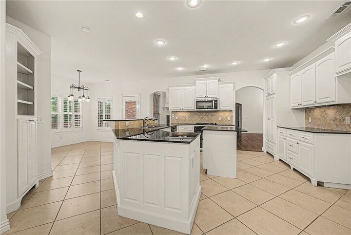 Property Photo: 3903 SW Sycamore Street AR 72713