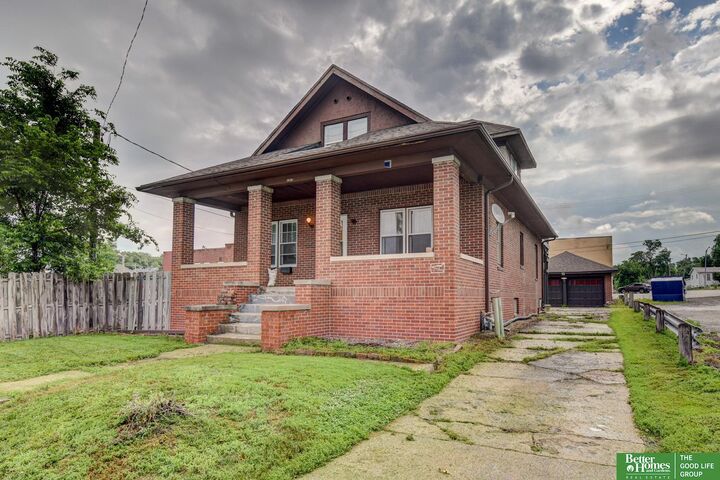 Property Photo:  1911 S 50 Street  NE 68106-9999 