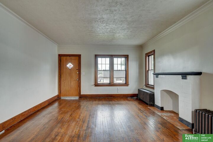 Property Photo: 1911 S 50 Street NE 68106-9999