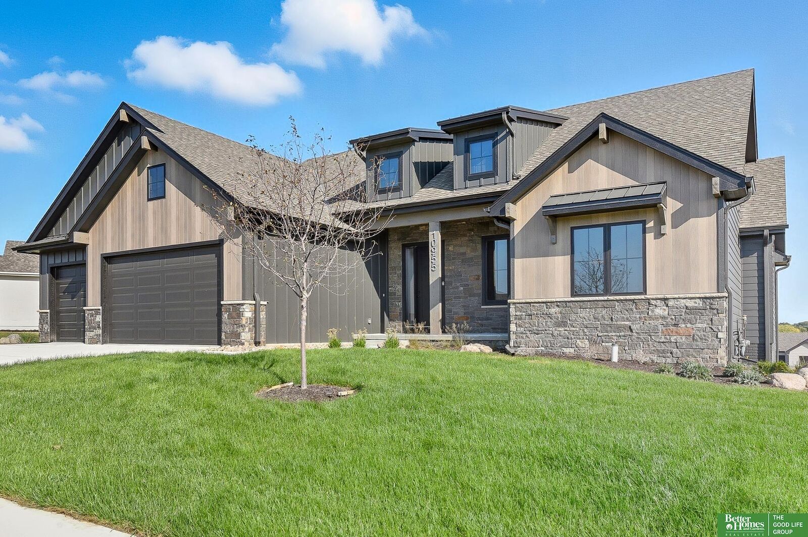 Property Photo:  10955 S 102nd Street  NE 68046 