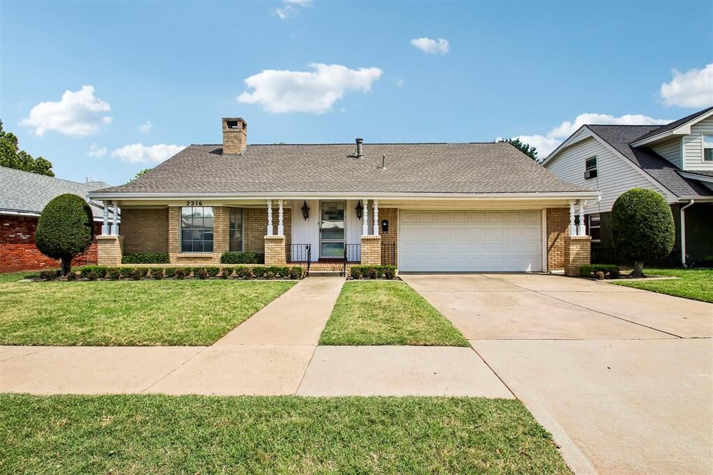 Property Photo:  2216 Laneway Drive  OK 73159 