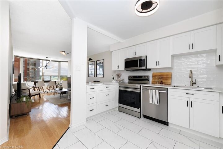 Property Photo:  1270 Maple Crossing Boulevard 1004  ON L7S 2J3 