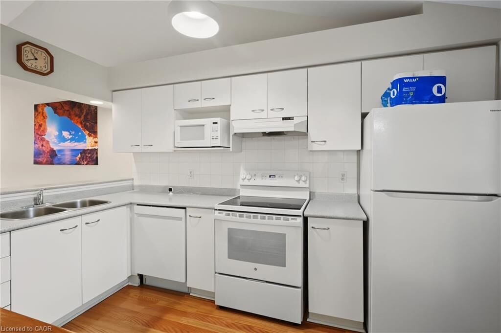Property Photo:  117 Bristol Road E 64  ON L4Z 3P7 