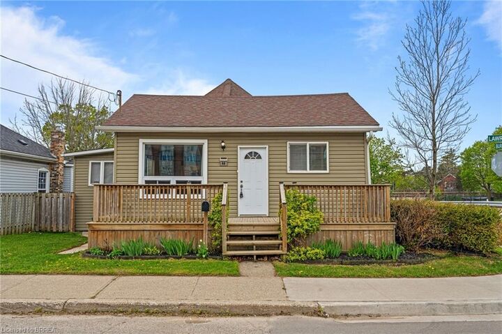 Property Photo: 44 Lawrence Street ON N3R 1A7