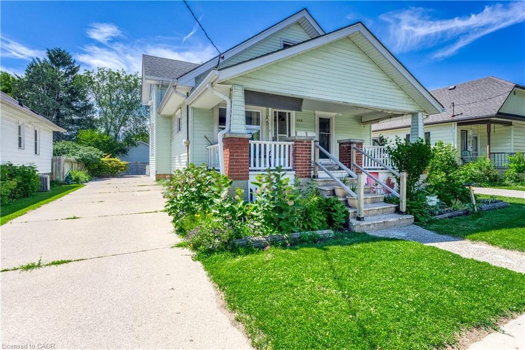 Property Photo:  115 Collingwood Street  ON N7T 6M8 