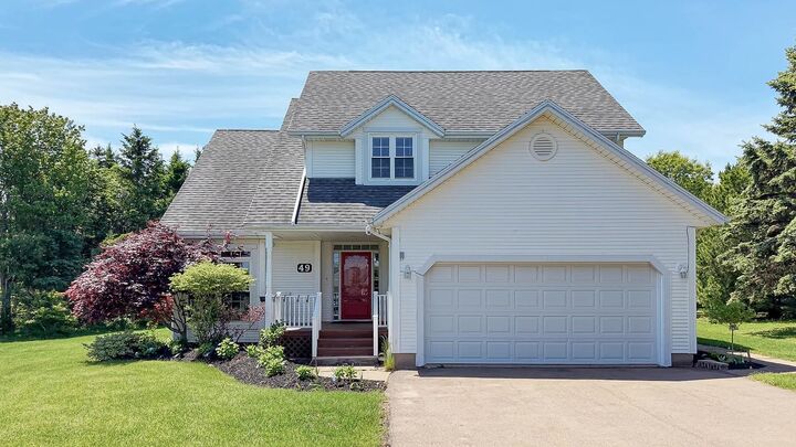 49 Bell Crescent — photo 1