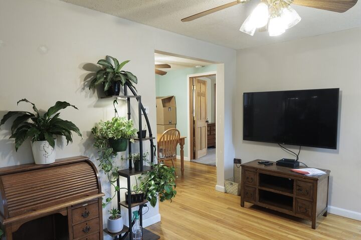 Property Photo:  10 Larsen Ln  MA 01862 