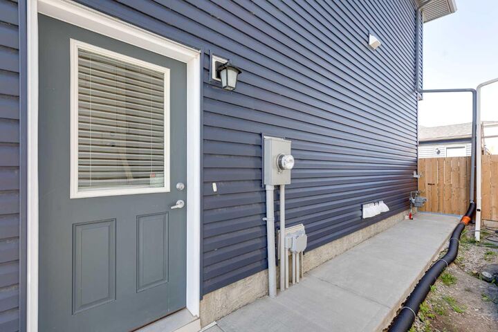 Property Photo:  47 Cornerbrook Gate NE  AB T3N 1L6 