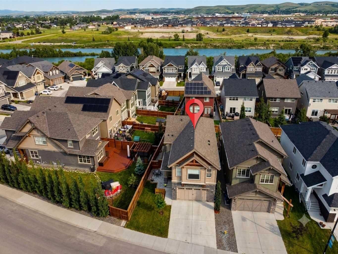 Property Photo: 264 Riviera Way AB T4C 0Z2