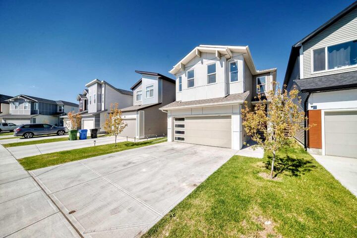 Property Photo: 27 Belvedere Point SE AB T2A 7Y9
